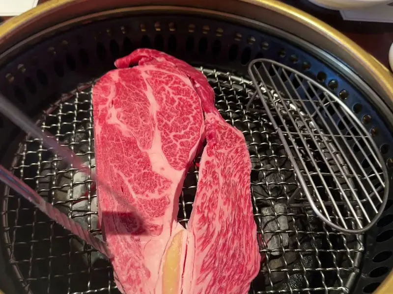 숯불 위에서 익어가는 안심