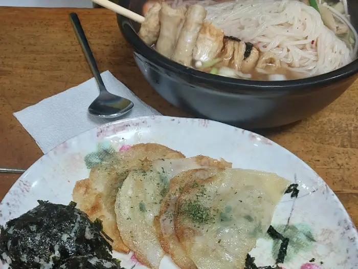 잔치국수와 납작만두