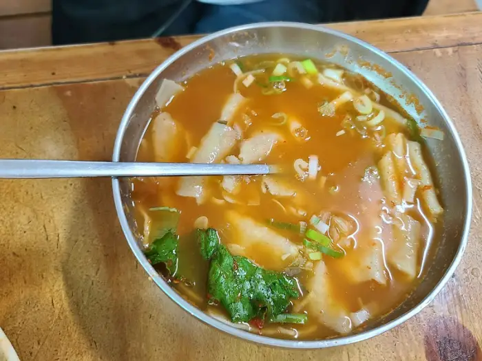 김치수제비 한 그릇