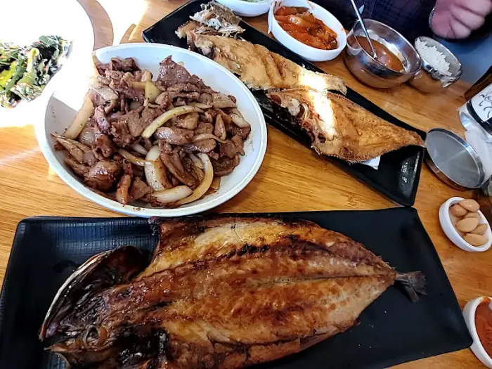 리뉴얼된 매장 내부