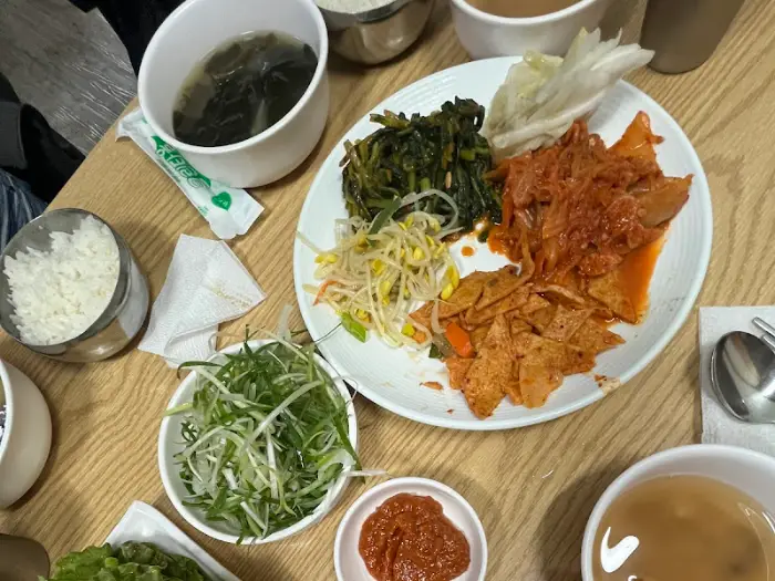 다양한 기본 찬