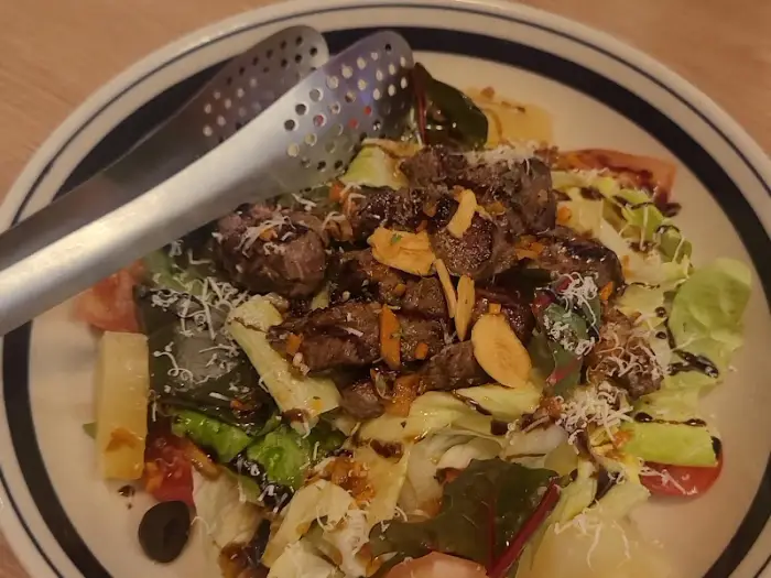 스테이크 샐러드