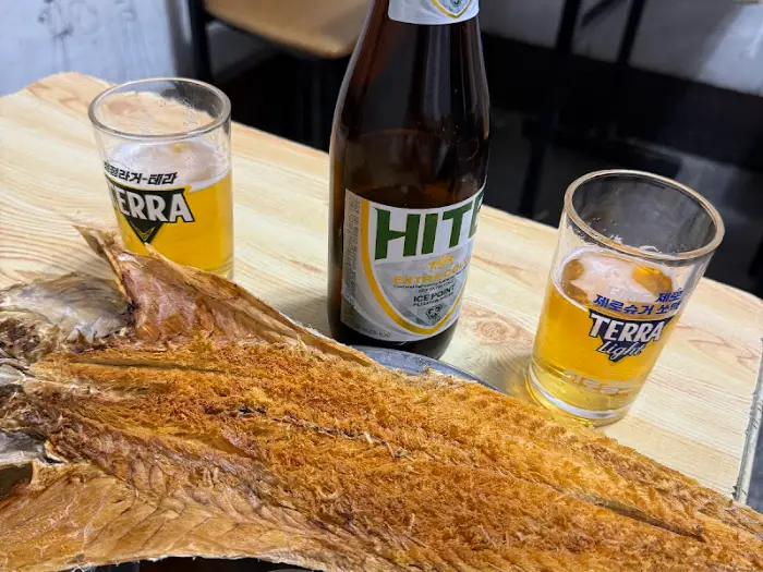 맥주병과 황태구이