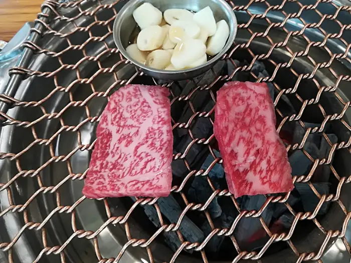 정육점에서 판매하는 소고기 포장