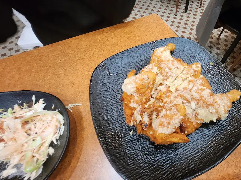 마늘통닭과 샐러드의 조화