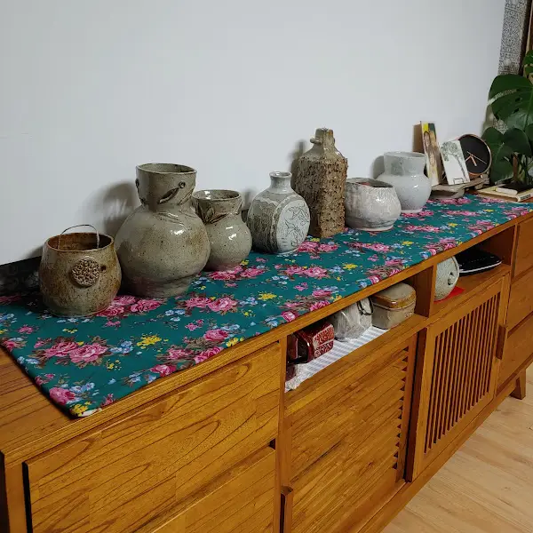 고풍스러운 도자기와 소품들