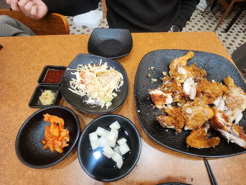 풍미통닭 한상차림 전체샷