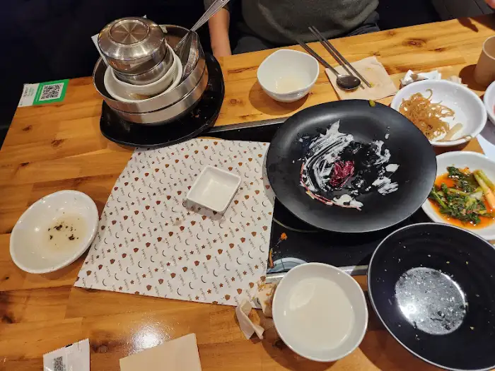 식사 후 테이블 모습