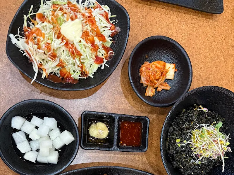 풍미통닭 전체 반찬샷