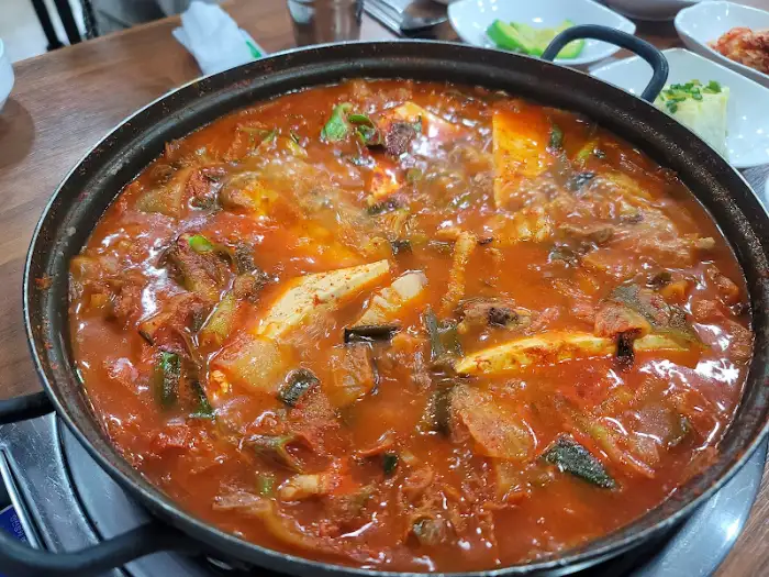 보글보글 끓고 있는 김치찌개