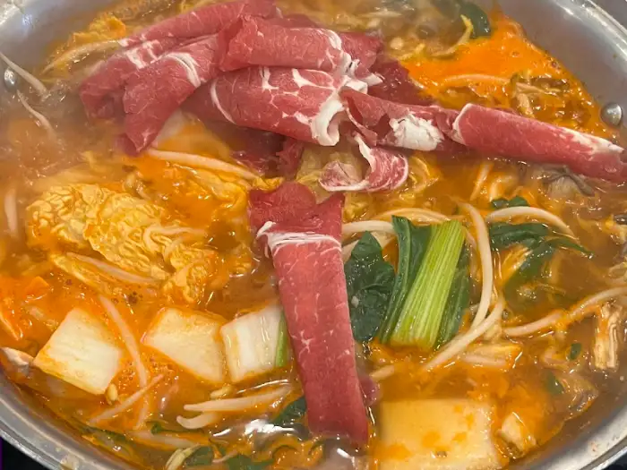 만두전골 끓이는 모습