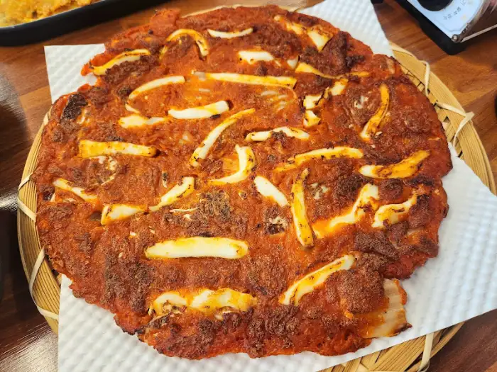 푸짐한 오징어김치전