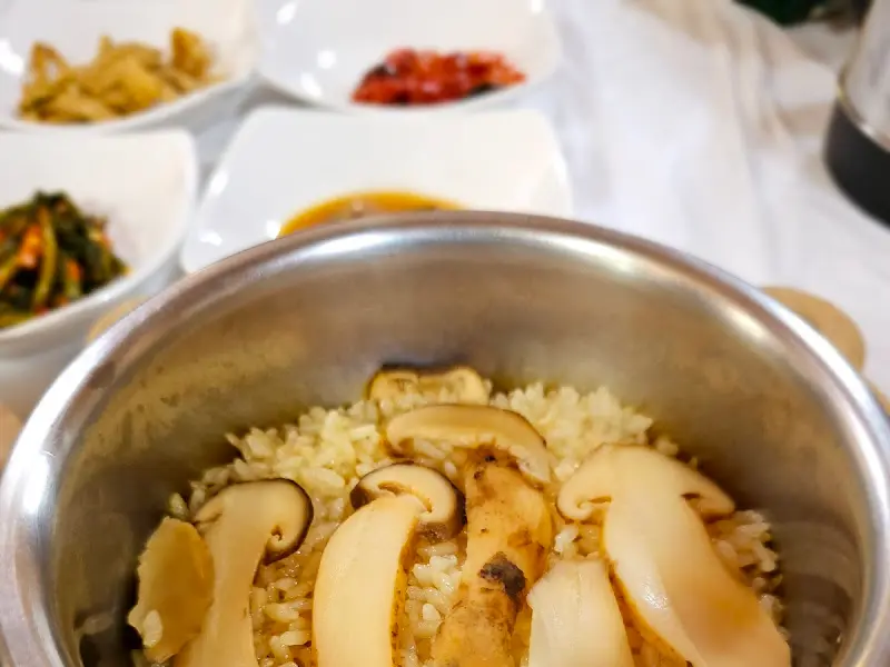 송이 가마솥밥