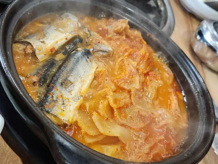 끓고 있는 김치찜