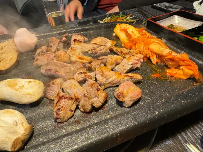 고기 굽는 모습