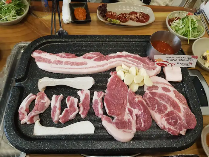 다양한 부위의 고기