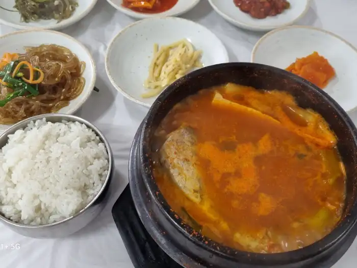 압력솥 밥과 갈치탕