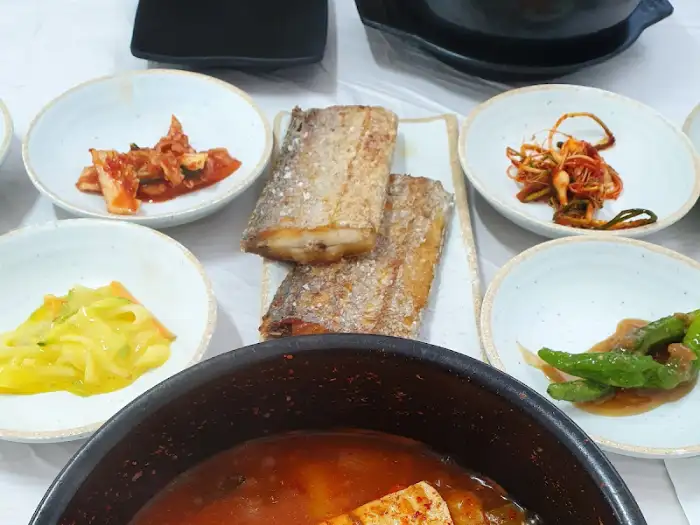 갈치구이와 밑반찬