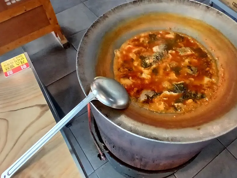 솥뚜껑 메기새우탕 비주얼