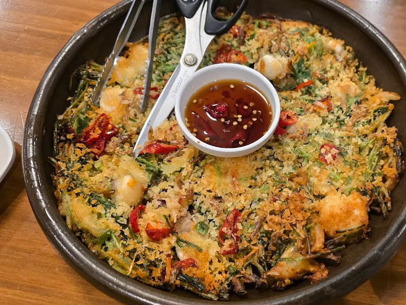 해물이 듬뿍 들어간 부추전