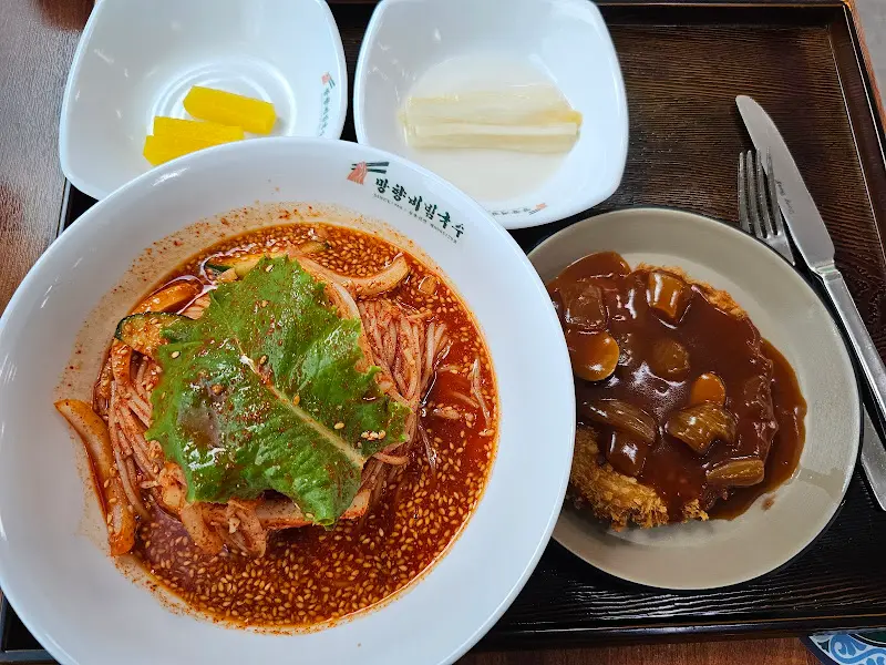 푸짐한 비빔국수 한 상