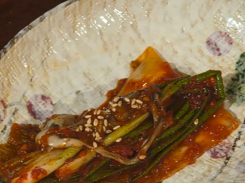 싱싱한 굴이 듬뿍 들어간 굴김치 겉절이