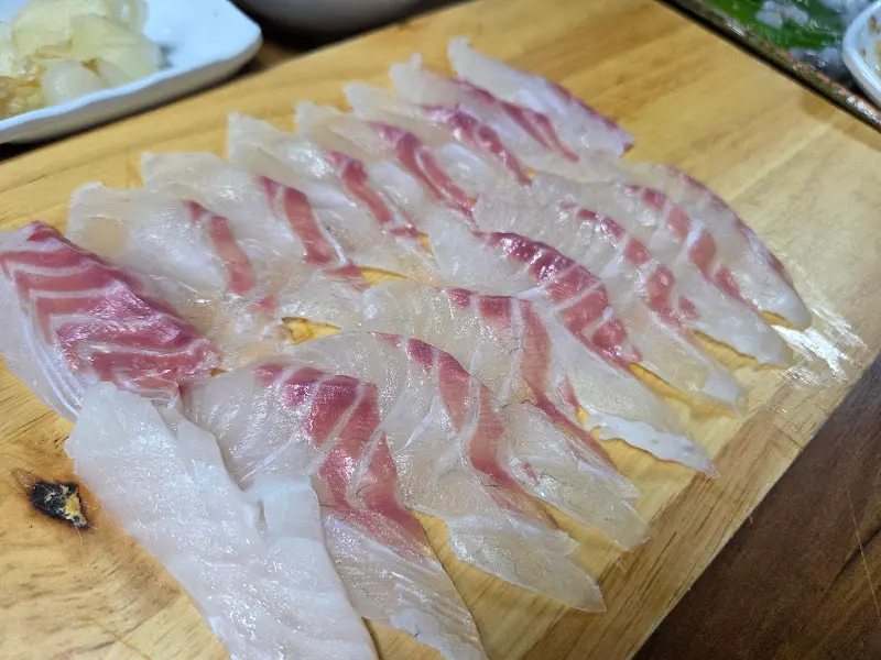 긴꼬리 뱅에돔회