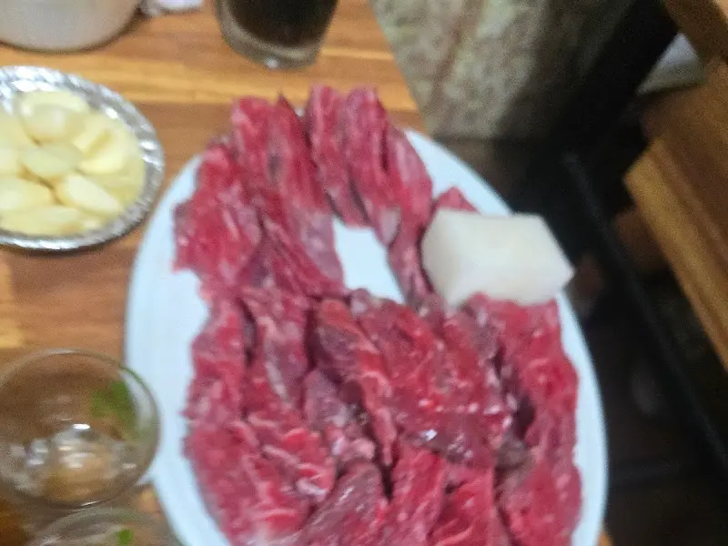 한우 모듬과 곁들임 찬