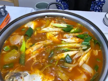강진에서 맛보는 과학적 향연, 무지개식당 병어찜: 미식 연구원의 지역 맛집 탐방기