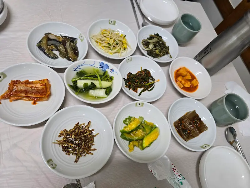 무지개식당의 정갈한 밑반찬