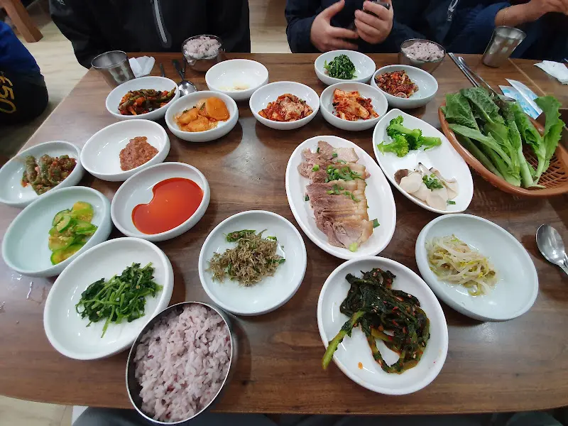 다른 각도에서 본 상차림