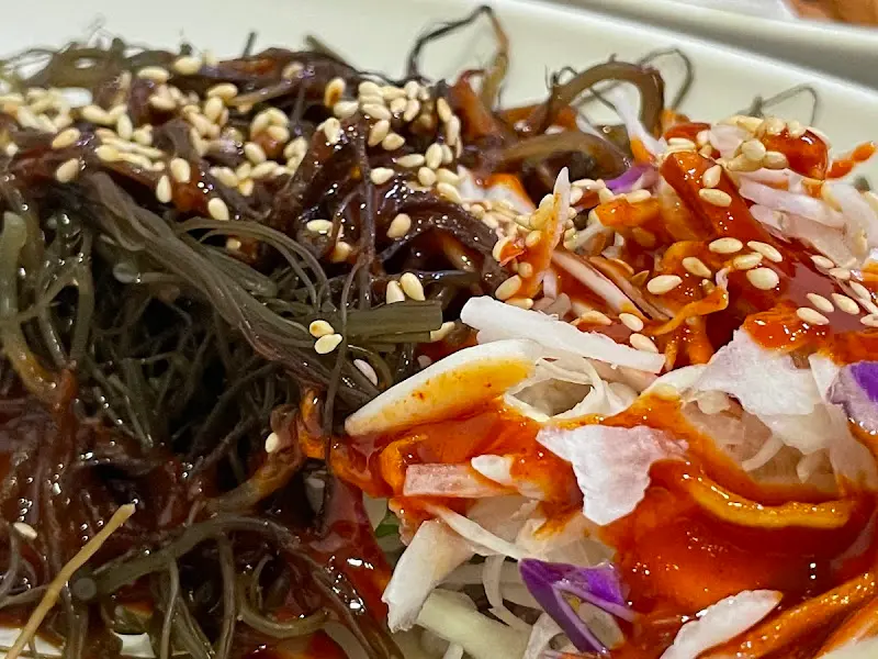 새콤달콤한 해초무침, 입맛을 돋우는 곁들임 찬