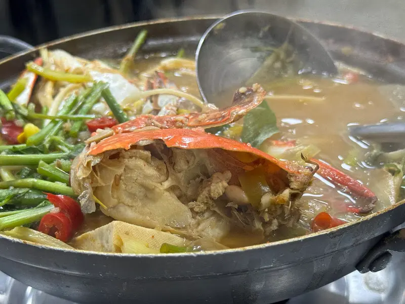 돌산엄마게장의 시원한 꽃게탕