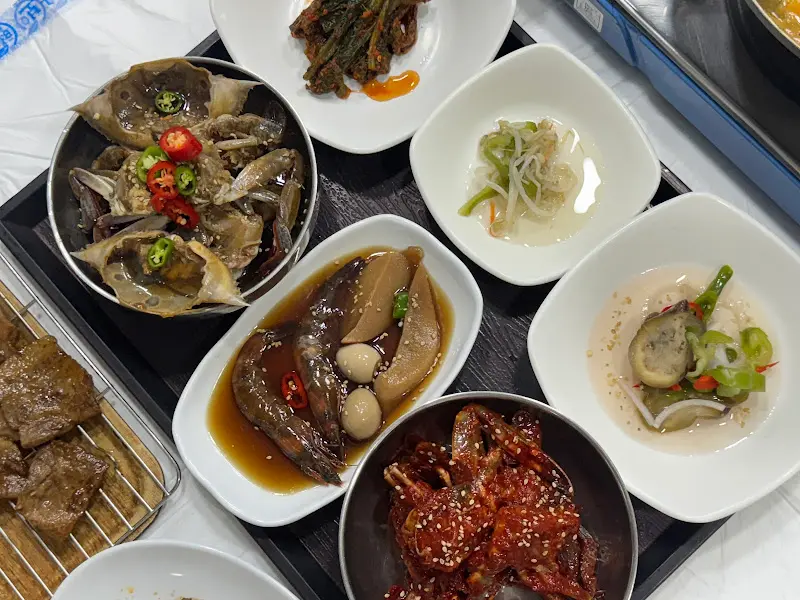 돌산엄마게장의 다양한 반찬들