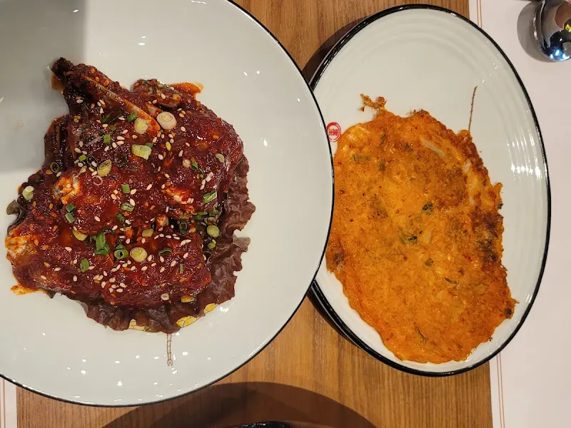 매콤한 양념이 인상적인 갈비찜