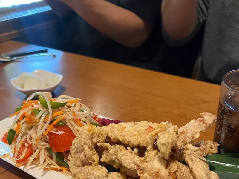 뿌팟퐁커리와 쏨땀