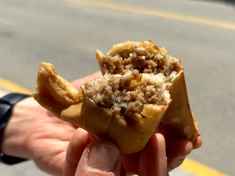 반으로 갈라진 한우빵