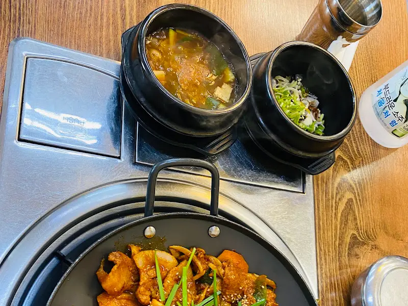 제육볶음과 된장찌개