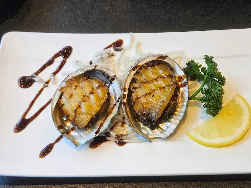 고소한 풍미가 일품인 전복버터구이