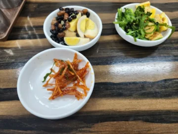 시간을 거슬러 올라간 듯 푸짐한 인심, 대전 분식 맛집 ‘김밥천국 수자원공사점’에서 느끼는 정겨운 백반