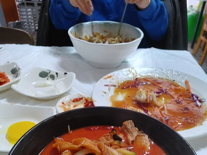 돼지짬뽕과 차돌박이 짬뽕