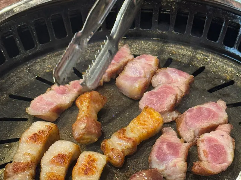 고기 굽는 모습