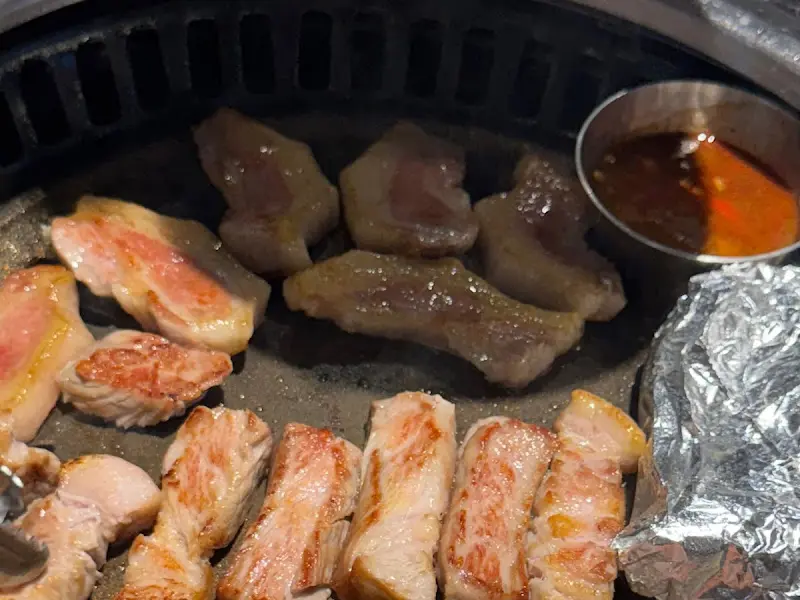 고기 굽는 모습