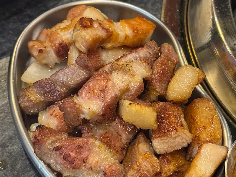 잘 구워진 고기