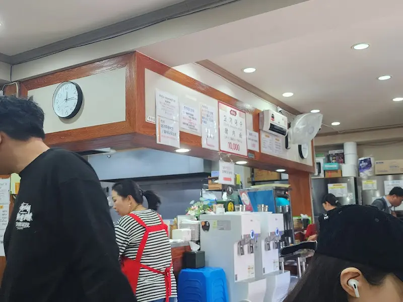 올래국수 내부 모습