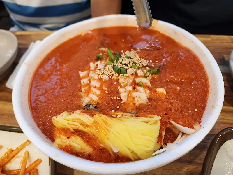 새콤달콤한 물회의 비주얼