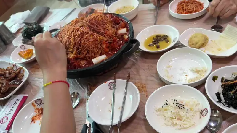 돌판 아구찜 한상차림