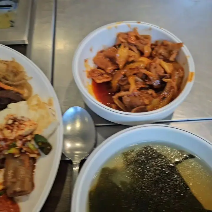 정갈하게 차려진 밑반찬