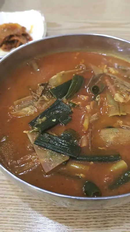 보기만 해도 군침이 도는 육대장의 육개장