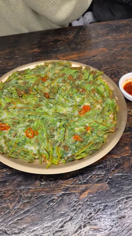 커다란 부추전의 모습